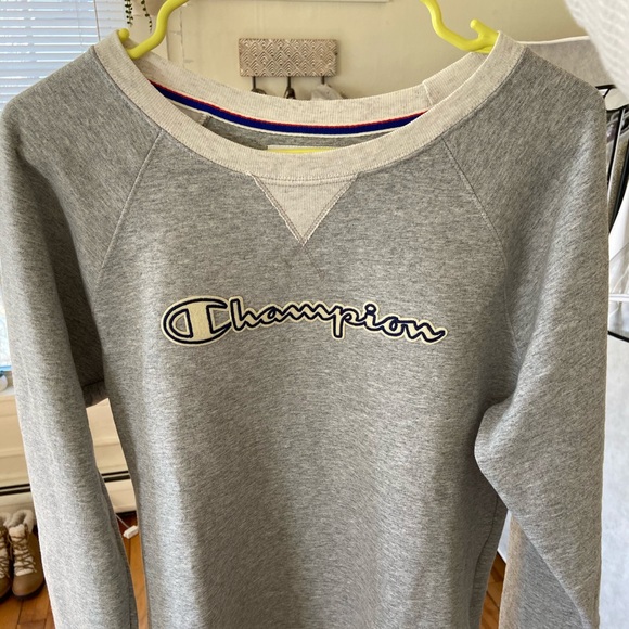 NWT Champion Women’s Small Powerblend Fleece Crew - Picture 3 of 5